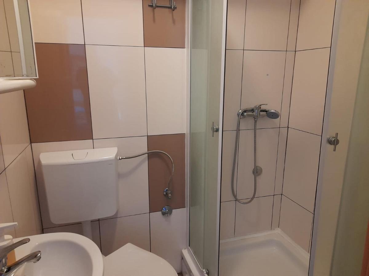 פג Rooms & Apartments Kaurloto מראה חיצוני תמונה