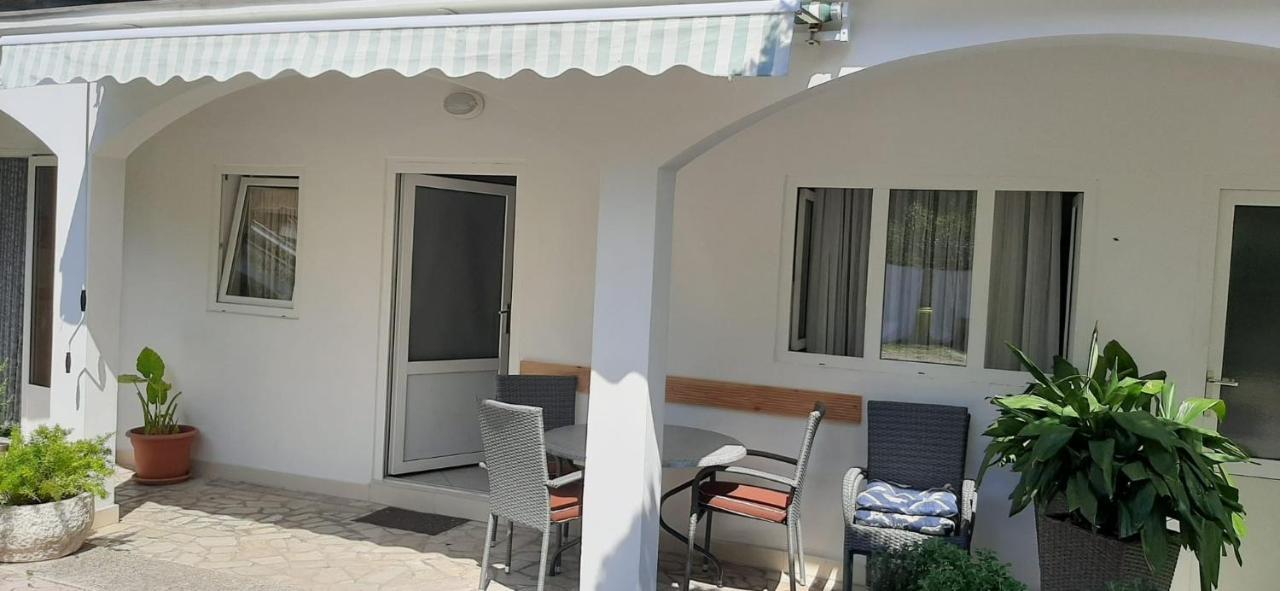 פג Rooms & Apartments Kaurloto מראה חיצוני תמונה
