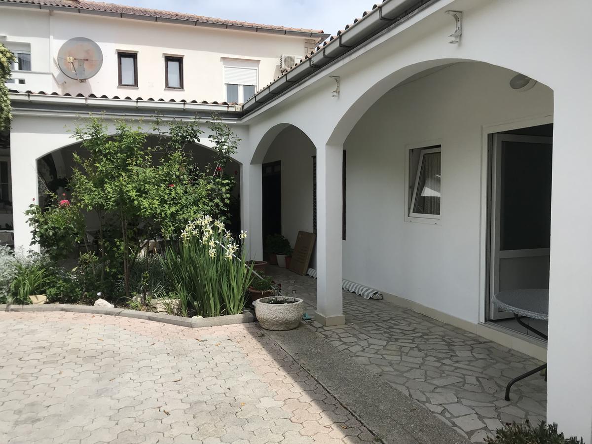 פג Rooms & Apartments Kaurloto מראה חיצוני תמונה